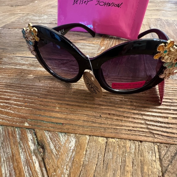 Betsey Johnson Floral Embellished Black Sunglasses main image 5
